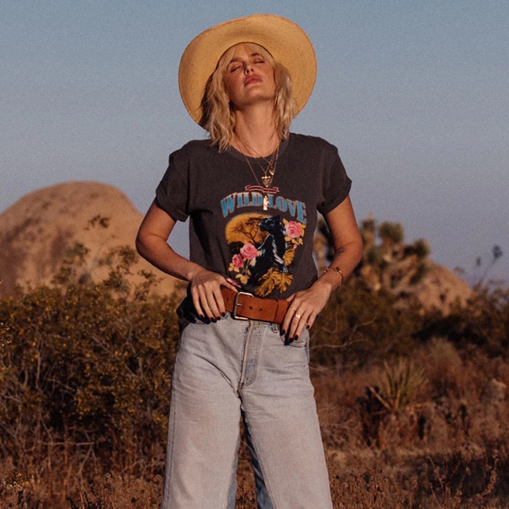 Spell wild love Tee